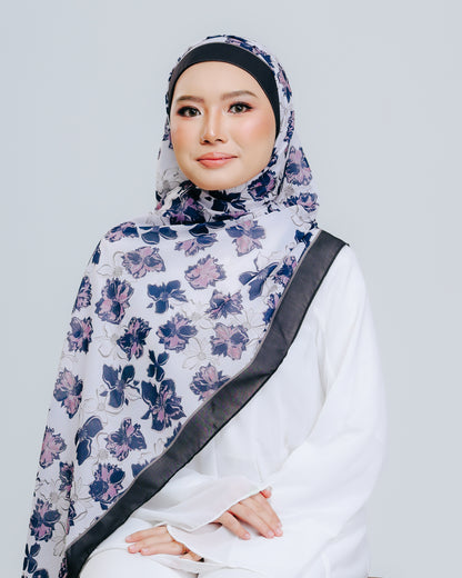 Lola Naval