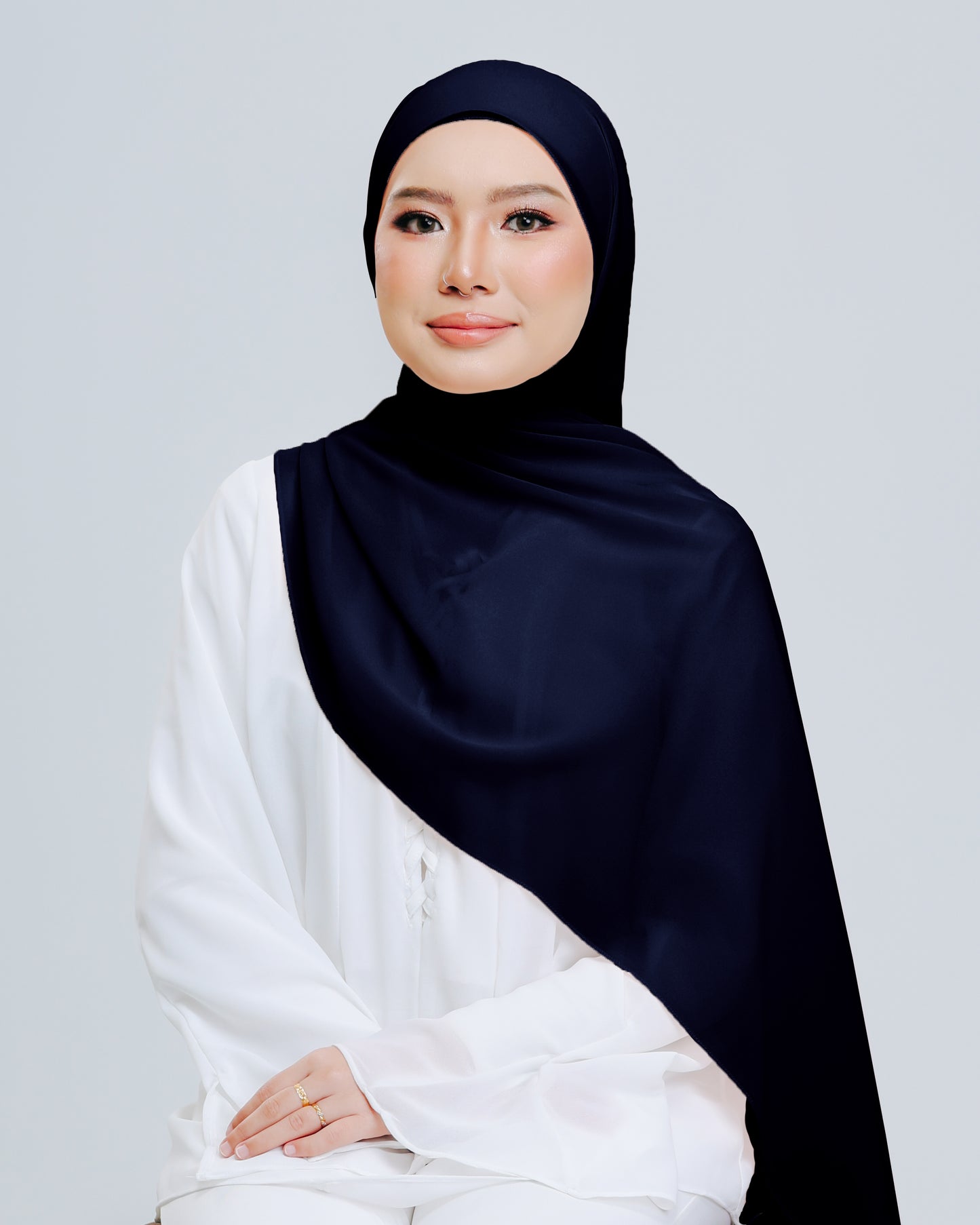 Lubna Shawl